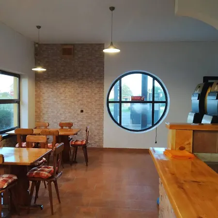 Leo - Guest house *