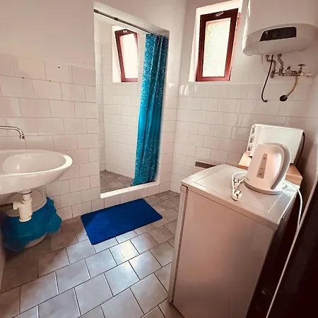 Гостевой дом Leo - *