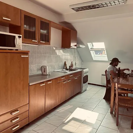 Leo - Guest house *